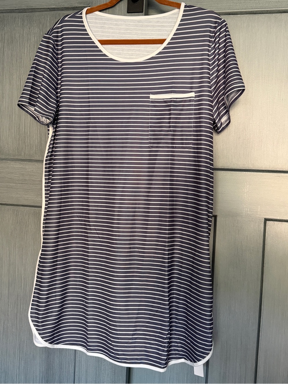 NEW Women’s Gray White Striped Sleep Shirt Nightgown Pocket Short Sleeve Large
